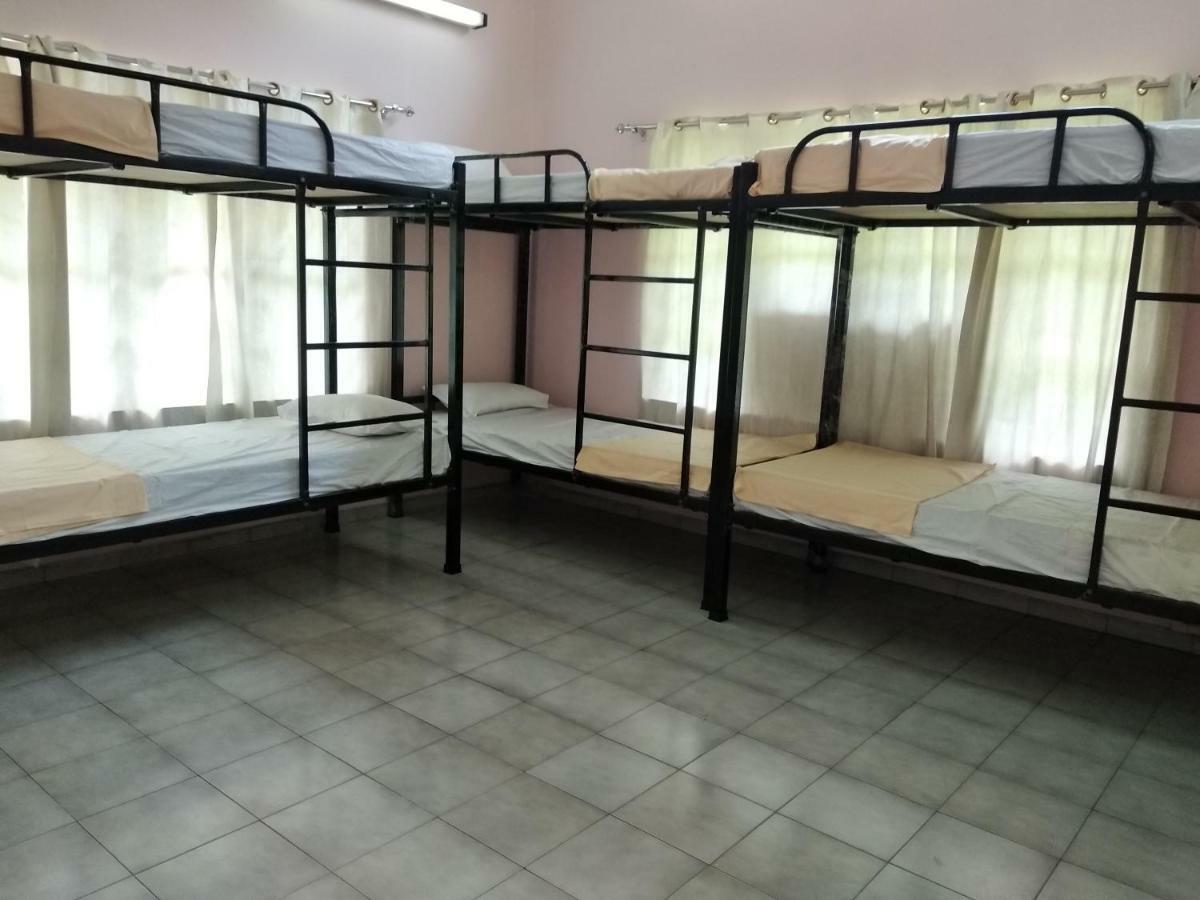 Gibbon Backpackers Hostel Guwahati Eksteriør billede