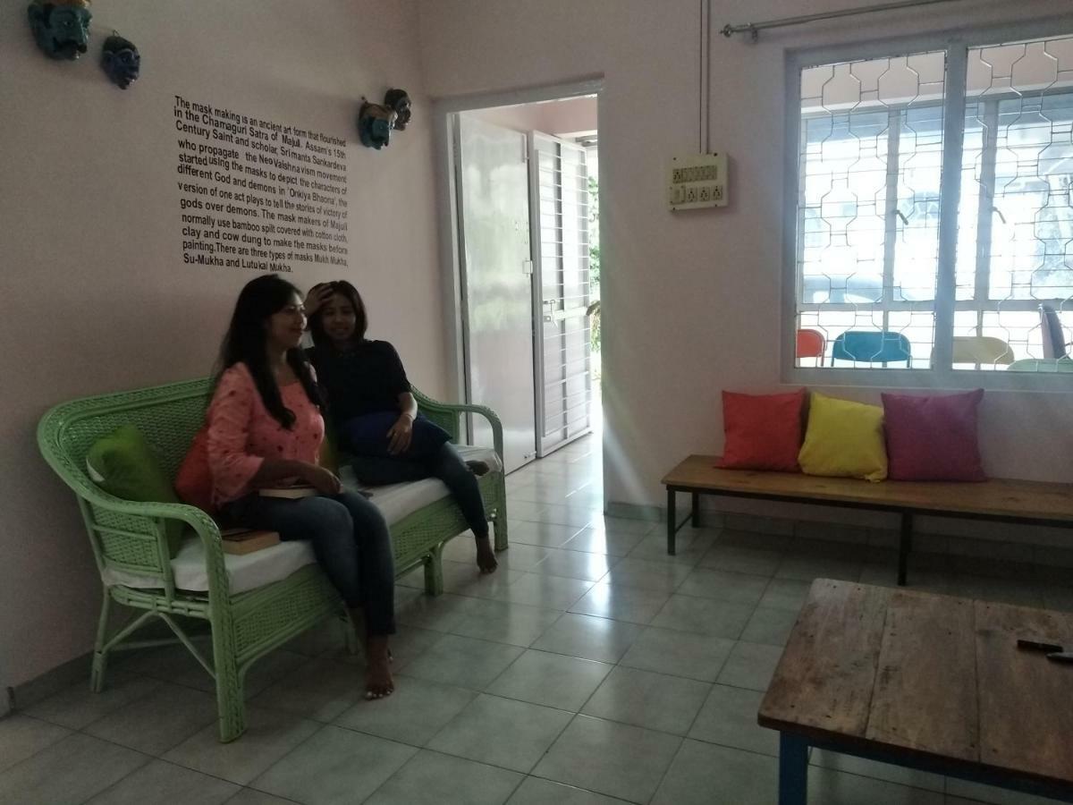 Gibbon Backpackers Hostel Guwahati Eksteriør billede