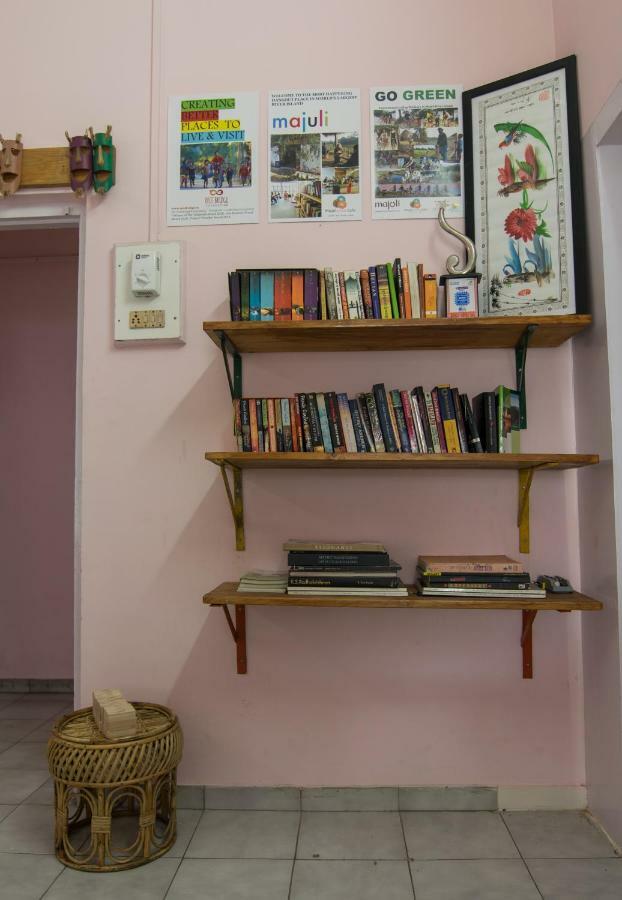 Gibbon Backpackers Hostel Guwahati Eksteriør billede