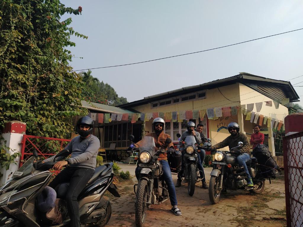 Gibbon Backpackers Hostel Guwahati Eksteriør billede