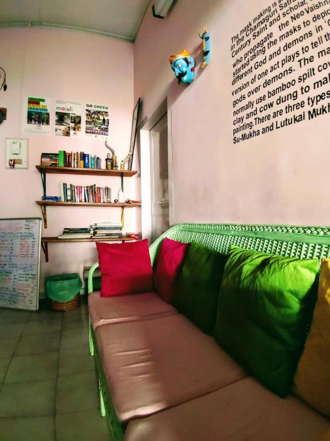 Gibbon Backpackers Hostel Guwahati Eksteriør billede